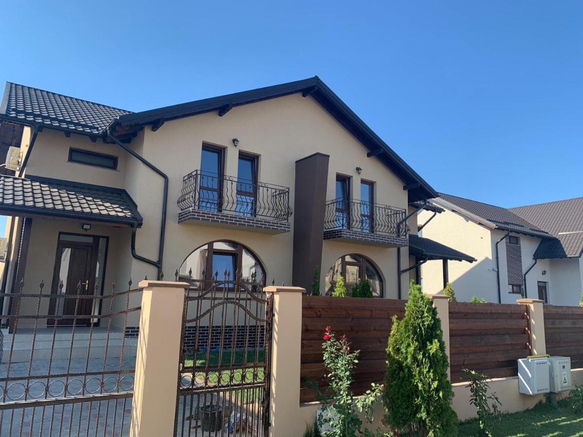 Vila Pati Ploiesti Luaran gambar