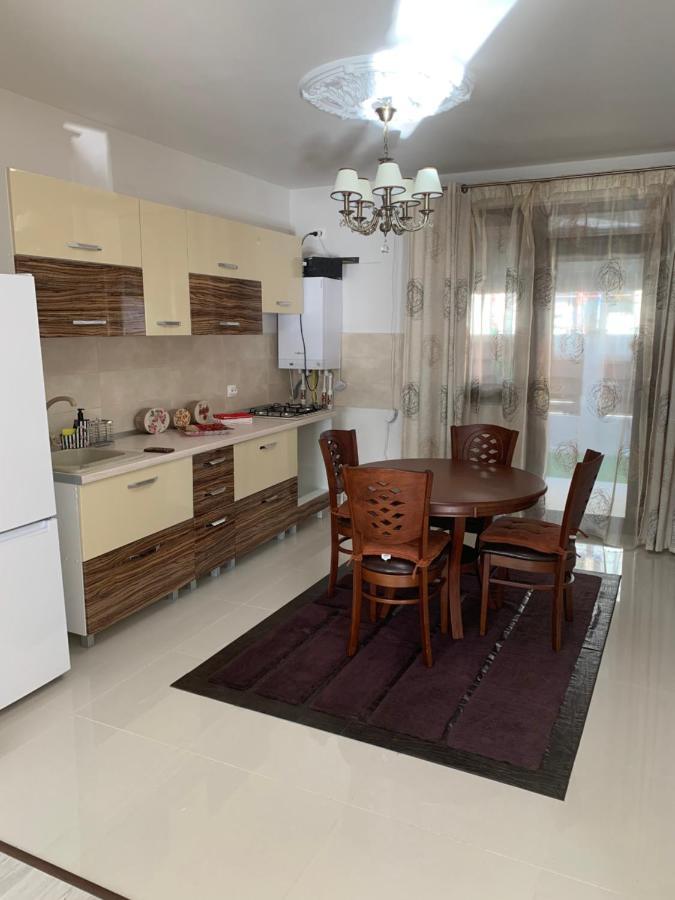 Vila Pati Ploiesti Luaran gambar
