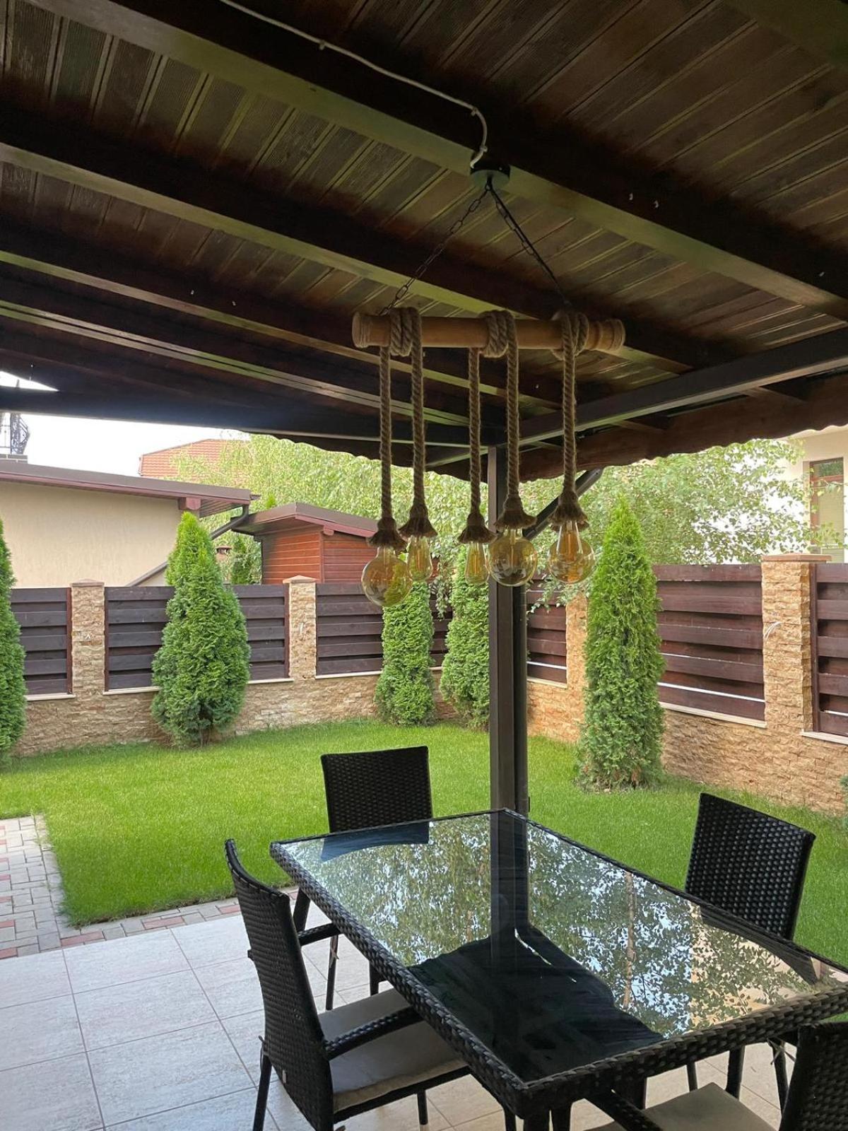 Vila Pati Ploiesti Luaran gambar