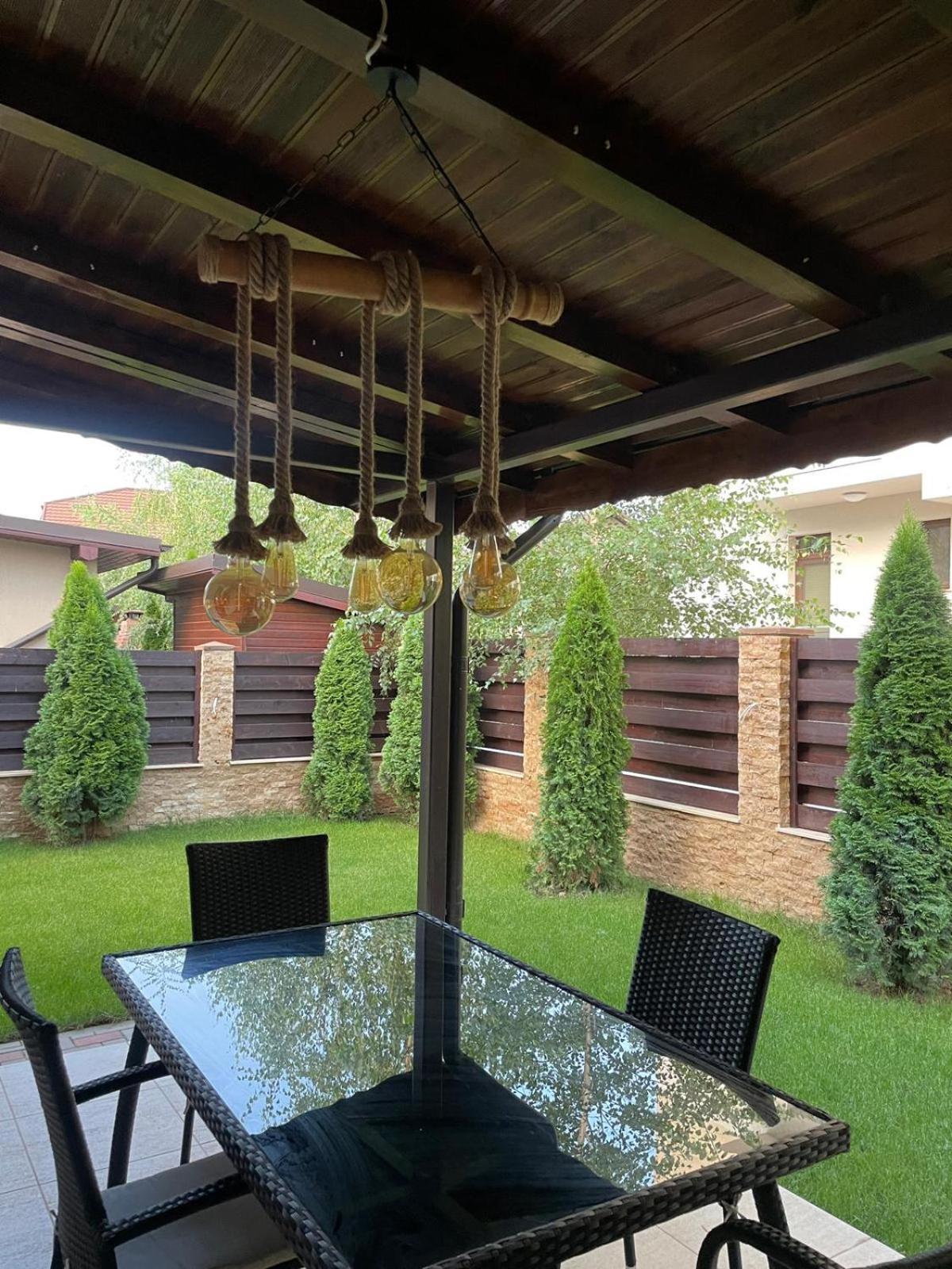 Vila Pati Ploiesti Luaran gambar