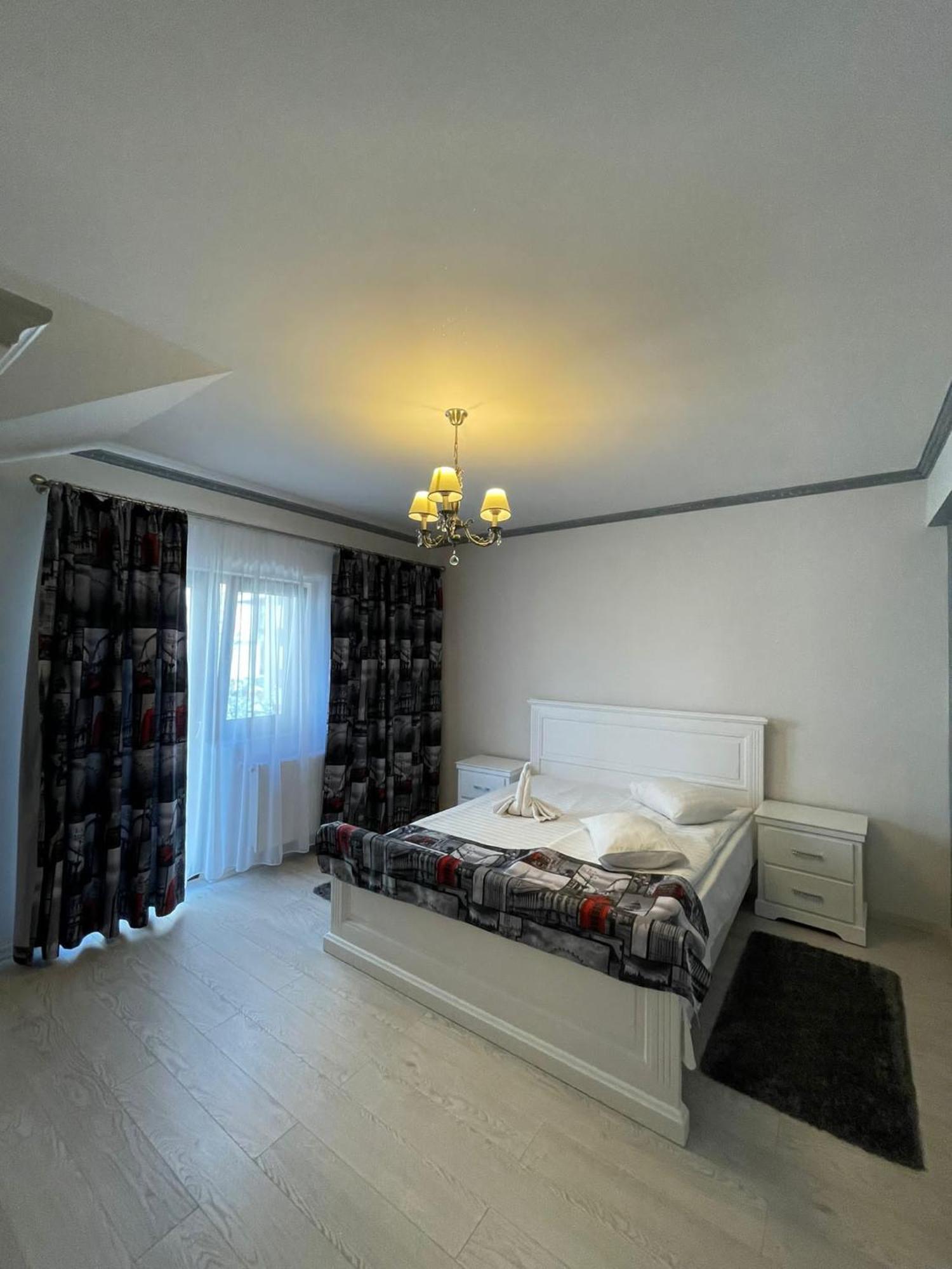 Vila Pati Ploiesti Luaran gambar